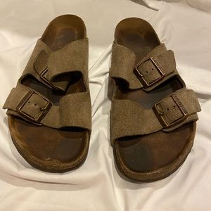 TAN BIRKENSTOCK SANDALS